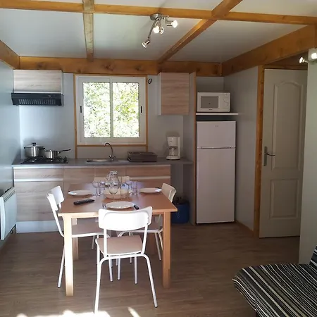 Camping La Pierre De L'aigle La Bréole